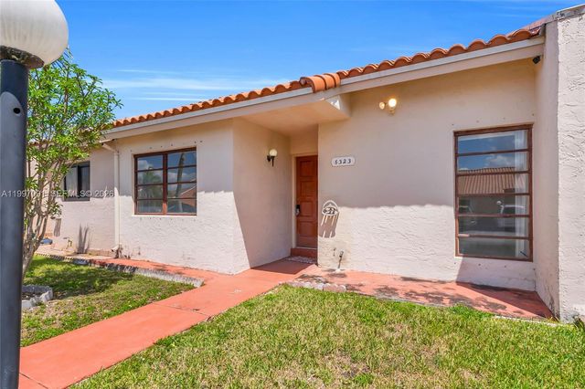 6323 SW 147th Place Circle, Miami, FL 33193