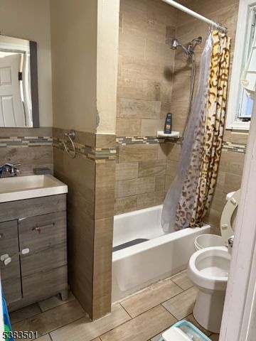 495 21St Ave, Paterson City, NJ 07513