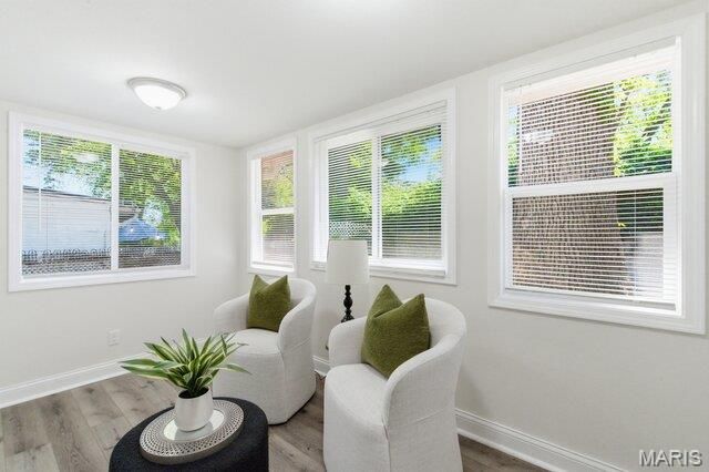 6758 Kenwood Drive, St Louis, MO 63121