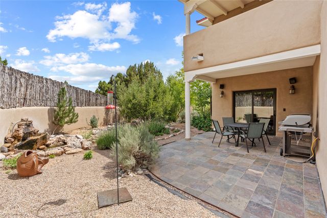 40 Paseo Del Antilope, Santa Fe, NM 87506