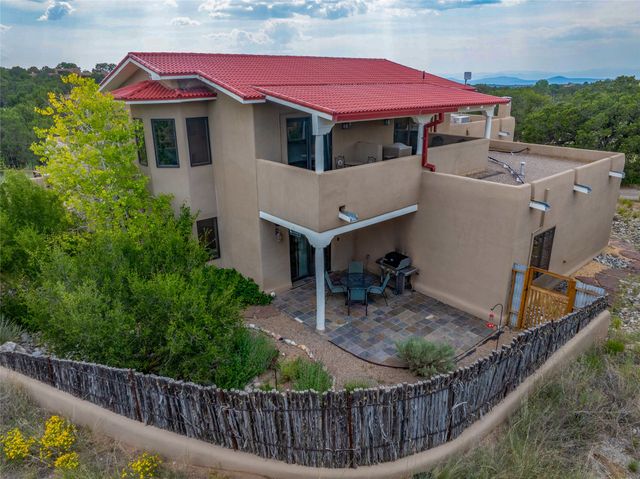 40 Paseo Del Antilope, Santa Fe, NM 87506