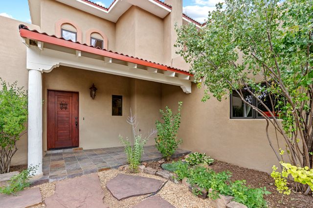 40 Paseo Del Antilope, Santa Fe, NM 87506