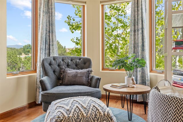 40 Paseo Del Antilope, Santa Fe, NM 87506