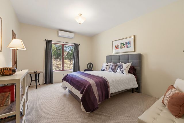 40 Paseo Del Antilope, Santa Fe, NM 87506