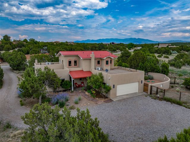 40 Paseo Del Antilope, Santa Fe, NM 87506