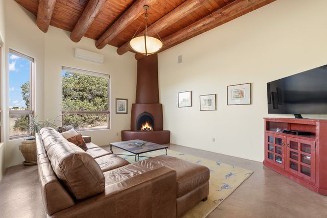 40 Paseo Del Antilope, Santa Fe, NM 87506