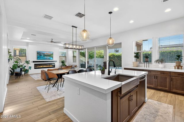 3960 E APPALOOSA Road, Gilbert, AZ 85296