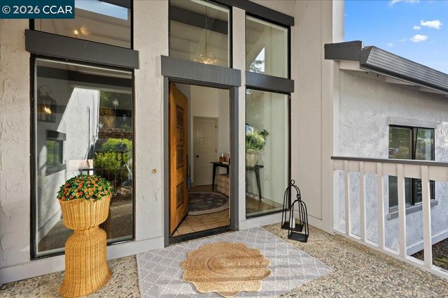 28 Tamarisk, Moraga, CA 94556