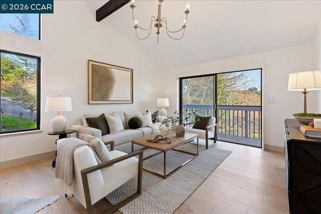 28 Tamarisk, Moraga, CA 94556