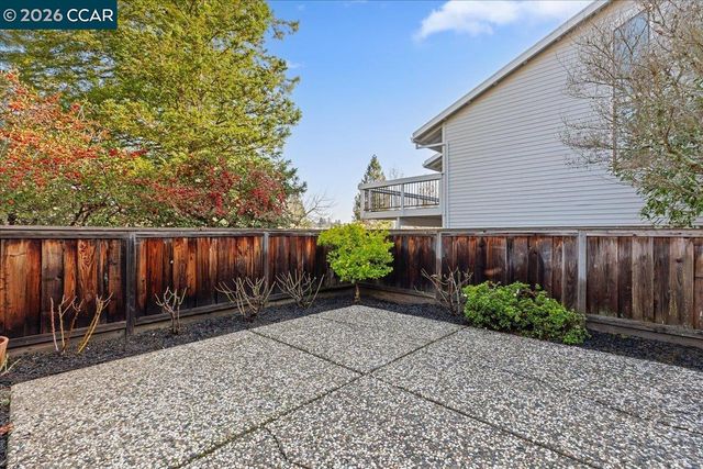 28 Tamarisk, Moraga, CA 94556