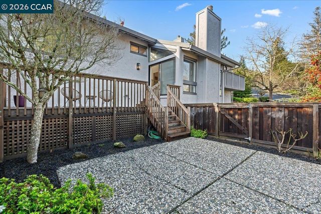 28 Tamarisk, Moraga, CA 94556