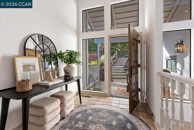 28 Tamarisk, Moraga, CA 94556