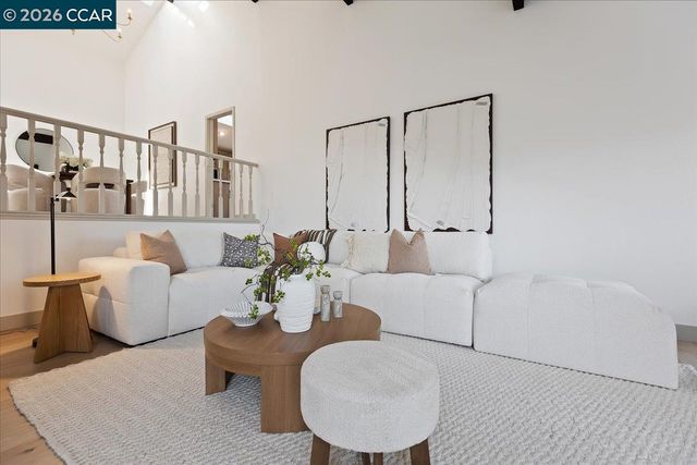 28 Tamarisk, Moraga, CA 94556