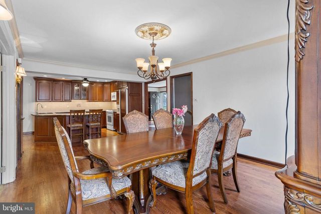 228 AQUA LN, Delran, NJ 08075