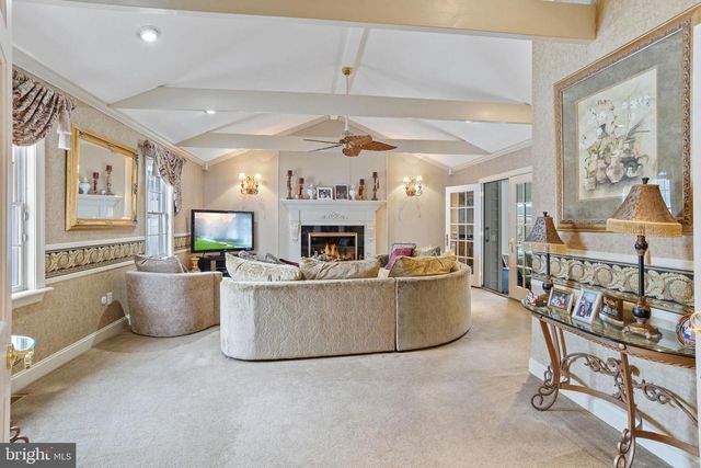 228 AQUA LN, Delran, NJ 08075