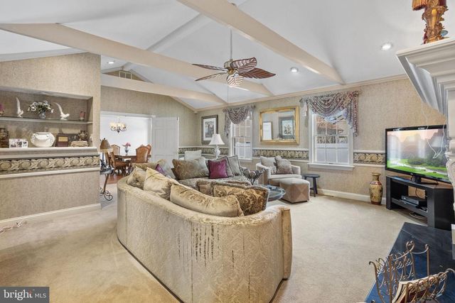 228 AQUA LN, Delran, NJ 08075