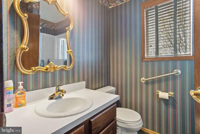 228 AQUA LN, Delran, NJ 08075