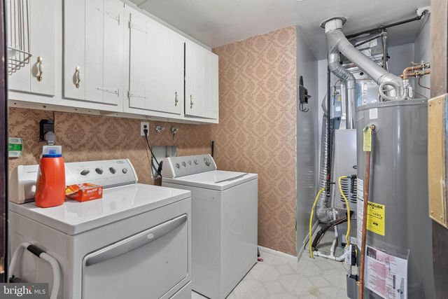 228 AQUA LN, Delran, NJ 08075