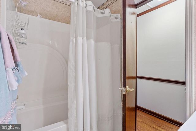 228 AQUA LN, Delran, NJ 08075