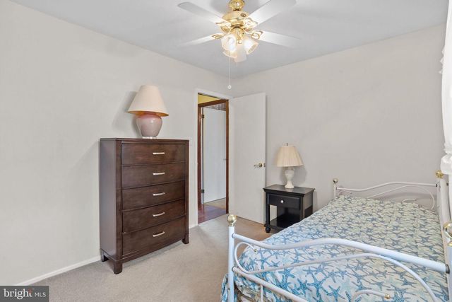 228 AQUA LN, Delran, NJ 08075