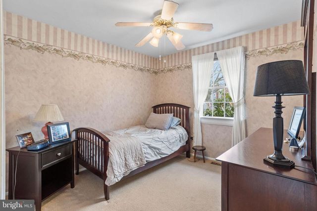 228 AQUA LN, Delran, NJ 08075