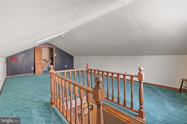 228 AQUA LN, Delran, NJ 08075