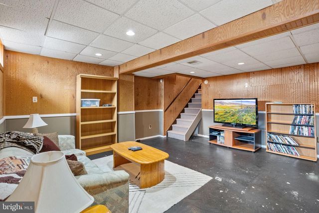 228 AQUA LN, Delran, NJ 08075