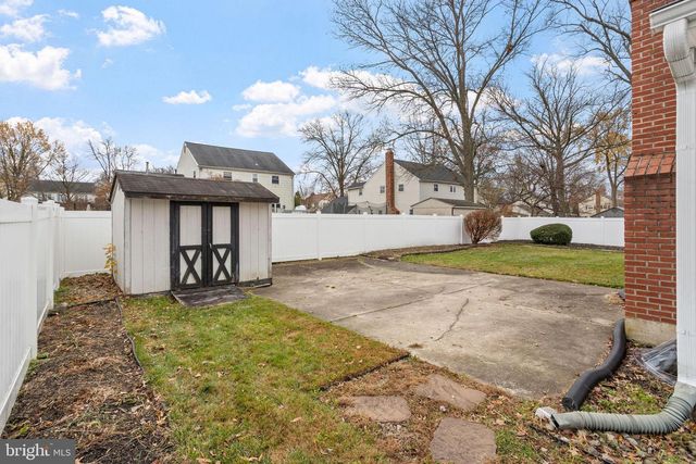 228 AQUA LN, Delran, NJ 08075