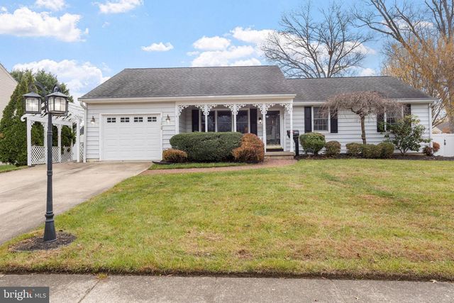 228 AQUA LN, Delran, NJ 08075