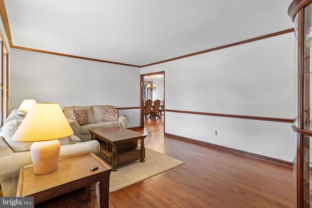 228 AQUA LN, Delran, NJ 08075