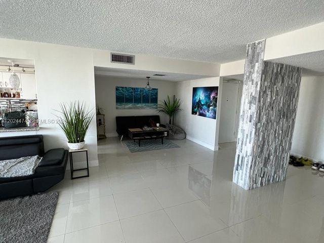 18061 Biscayne Blvd 1404, Aventura, FL 33160