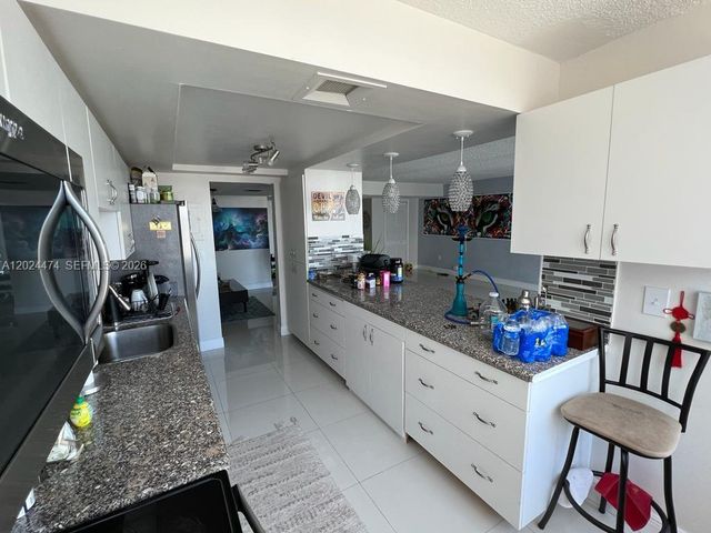 18061 Biscayne Blvd 1404, Aventura, FL 33160