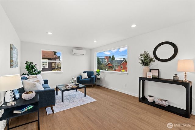 1811 S Stevens Street, Seattle, WA 98144