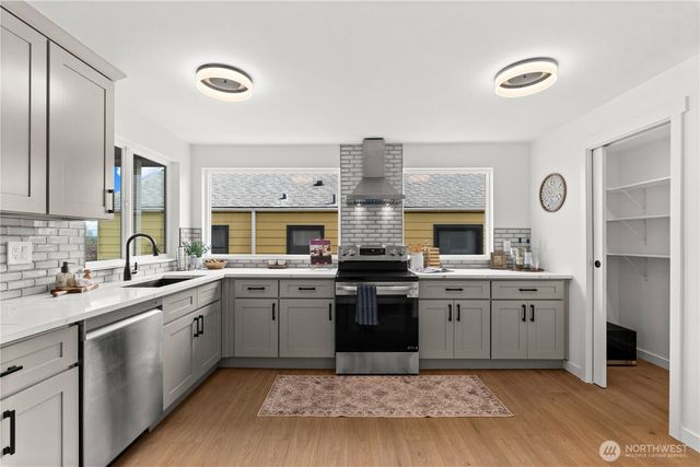 1811 S Stevens Street, Seattle, WA 98144