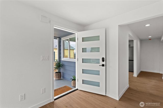 1811 S Stevens Street, Seattle, WA 98144