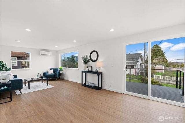 1811 S Stevens Street, Seattle, WA 98144