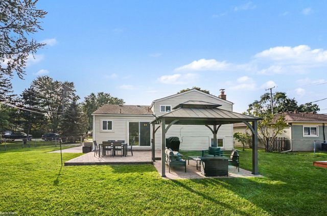 39436 Shoreline Drive, Harrison Twp, MI 48045