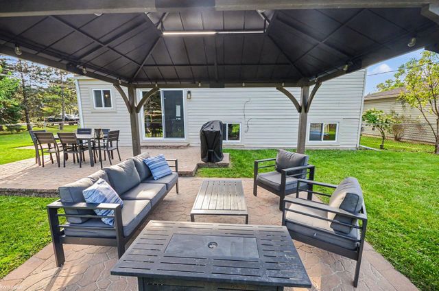 39436 Shoreline Drive, Harrison Twp, MI 48045