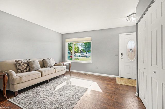 39436 Shoreline Drive, Harrison Twp, MI 48045