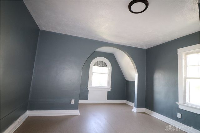 21 E Beechwood Avenue, Dayton, OH 45405