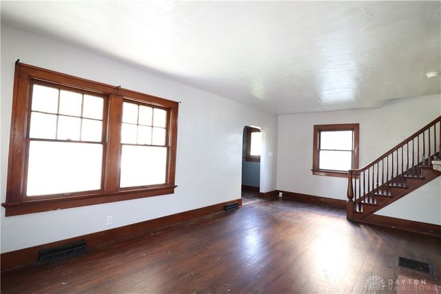21 E Beechwood Avenue, Dayton, OH 45405