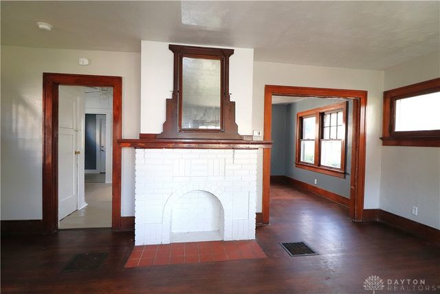 21 E Beechwood Avenue, Dayton, OH 45405