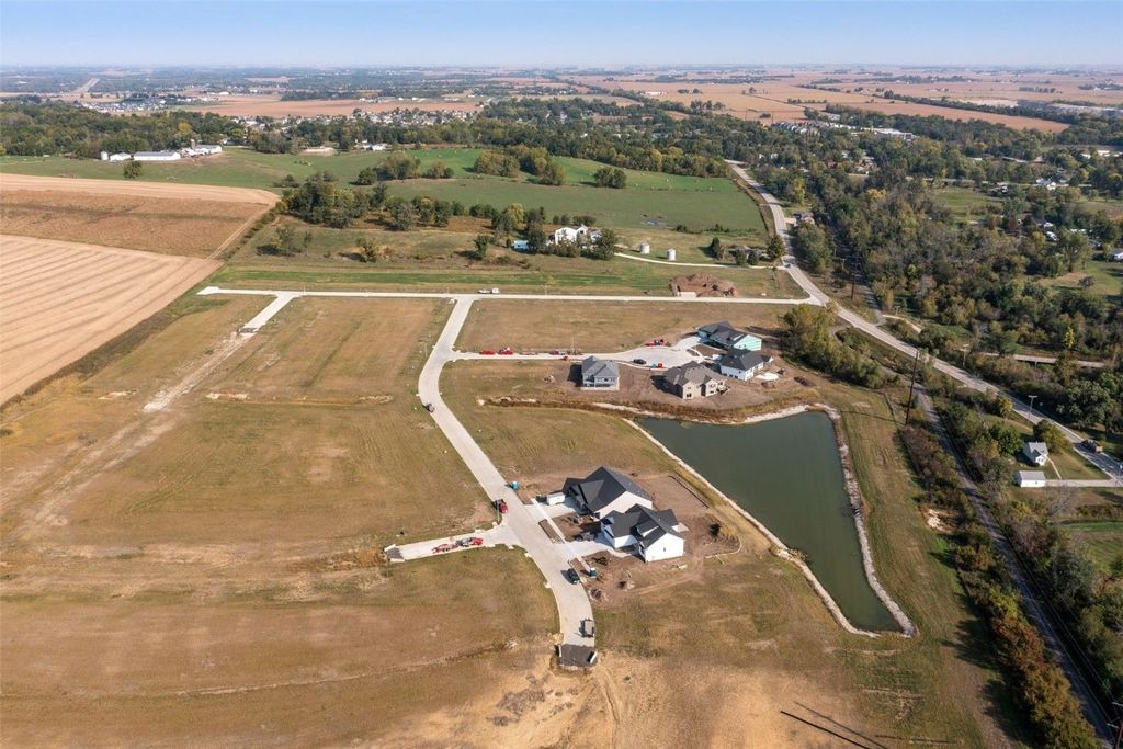 2975 Trailside Drive, Robins, IA 52328