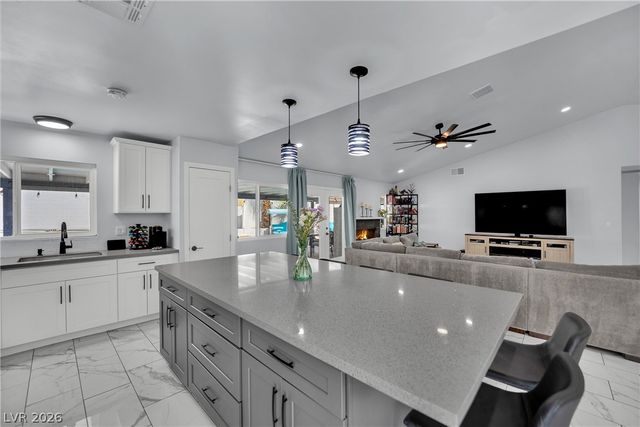 6636 Treadway Lane, Las Vegas, NV 89103