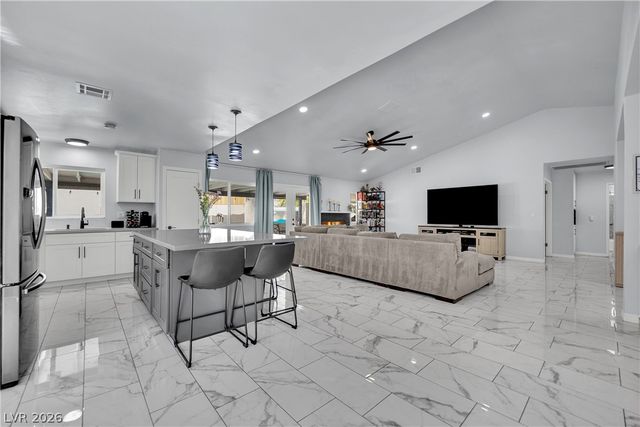 6636 Treadway Lane, Las Vegas, NV 89103