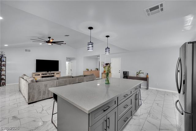 6636 Treadway Lane, Las Vegas, NV 89103