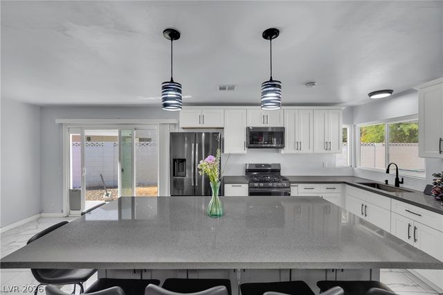6636 Treadway Lane, Las Vegas, NV 89103