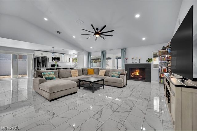 6636 Treadway Lane, Las Vegas, NV 89103