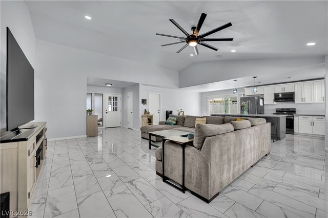 6636 Treadway Lane, Las Vegas, NV 89103
