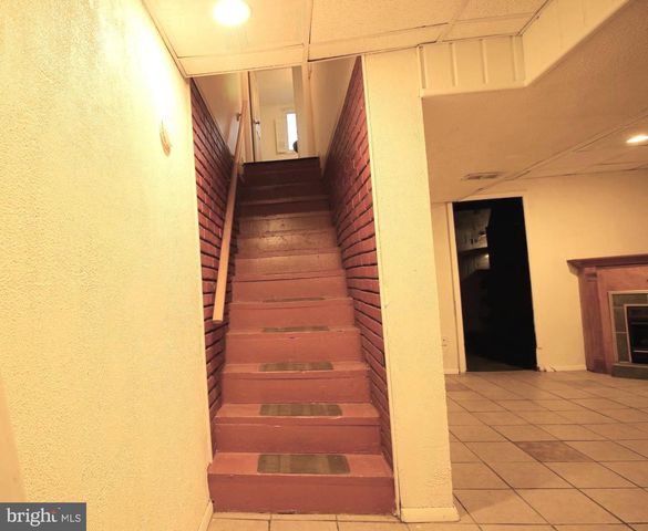 1818 LONGFORD DR, Hyattsville, MD 20782